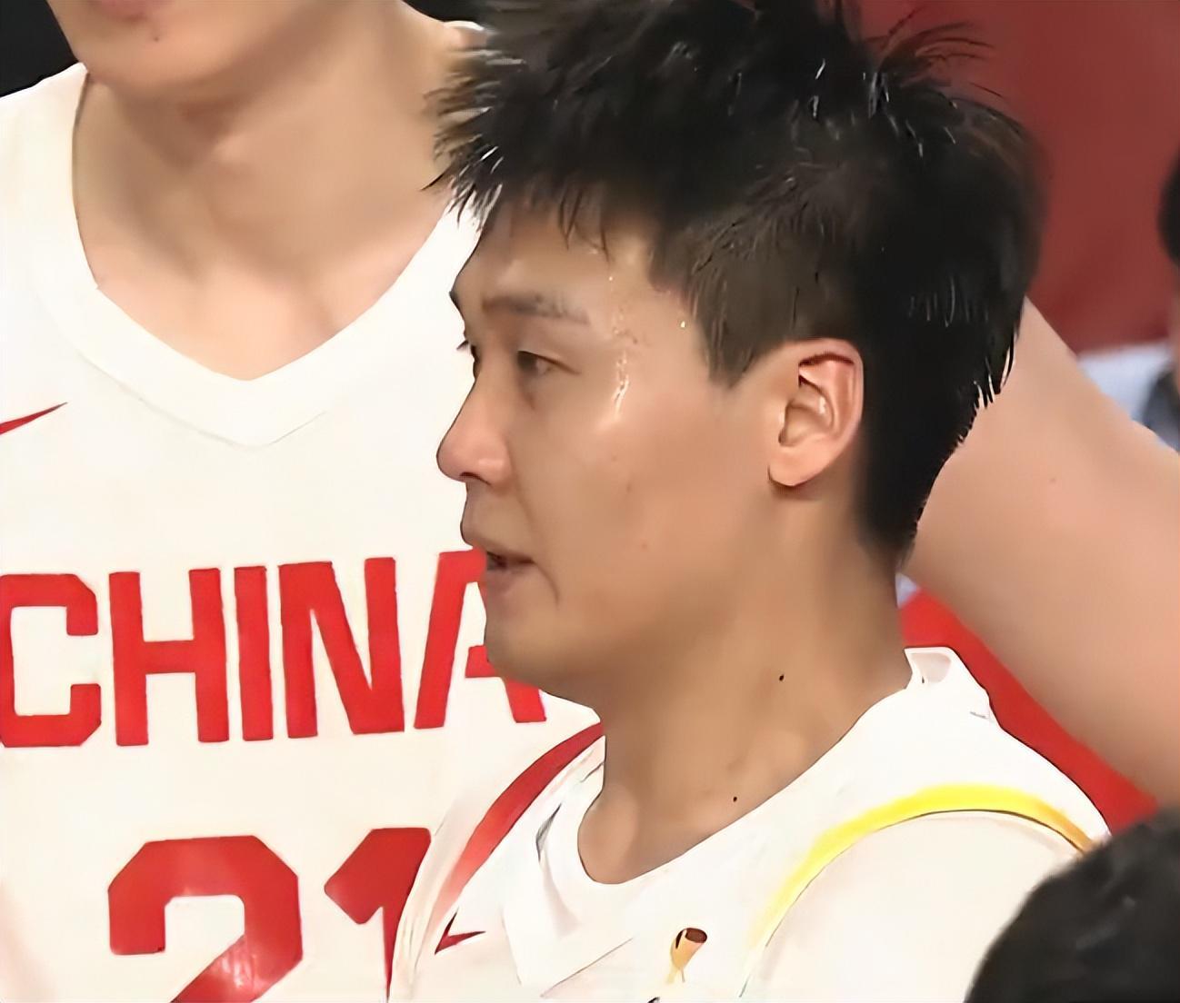 博鱼体育-中国男篮逆转后收获三喜讯！豪取两连胜晋级稳了，郭士强逃过一劫